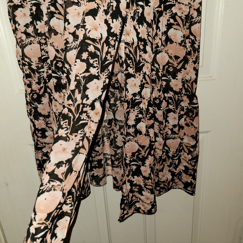 Floral Black & Tan Dress - Picture 6 of 7